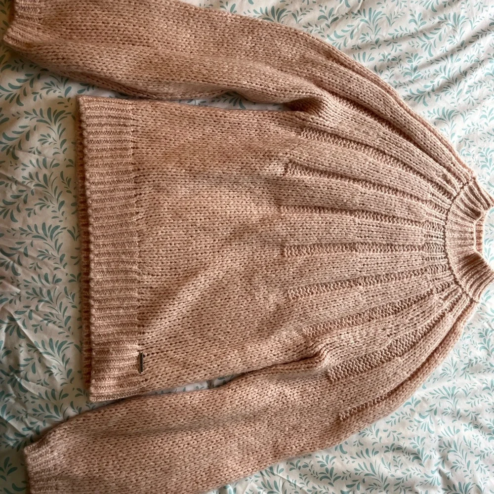 Blush Abercrombie sweater - Picture 2 of 5